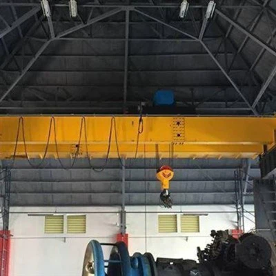 Gru a ponte autoportante